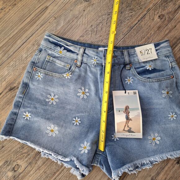 Angel Kiss Size 5/27 Denim Flower Petal Shorts Nwt - Picture 6 of 7